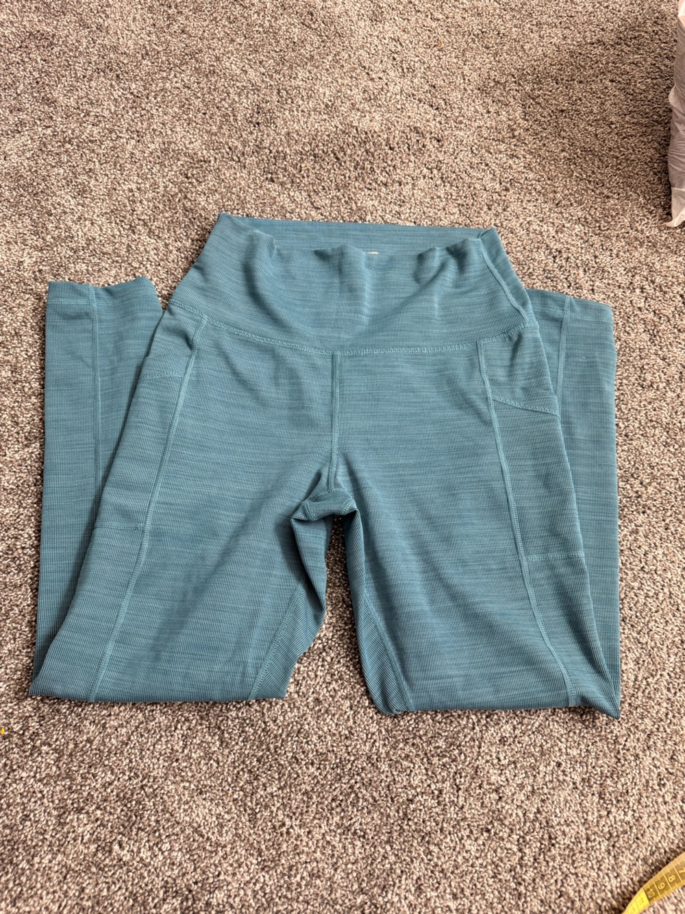 High-Waist Teal Performance Leggings with Phone Pocket